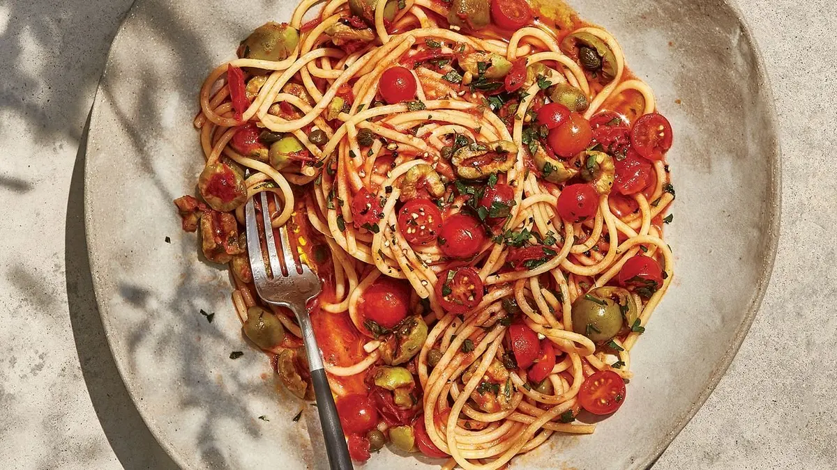 Spaghetti with No-Cook Puttanesca