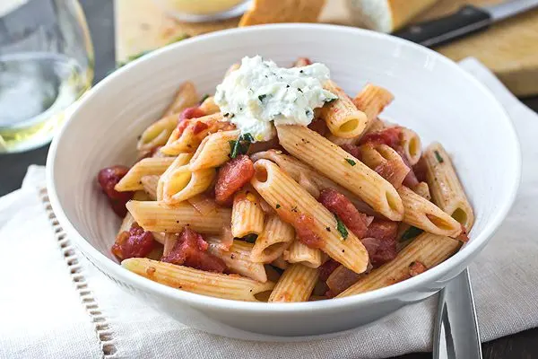 Penne Pomodoro | The Cozy Apron