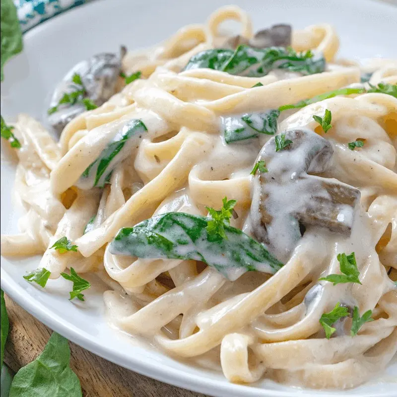 Garlic Parmesan Fettuccine Alfredo