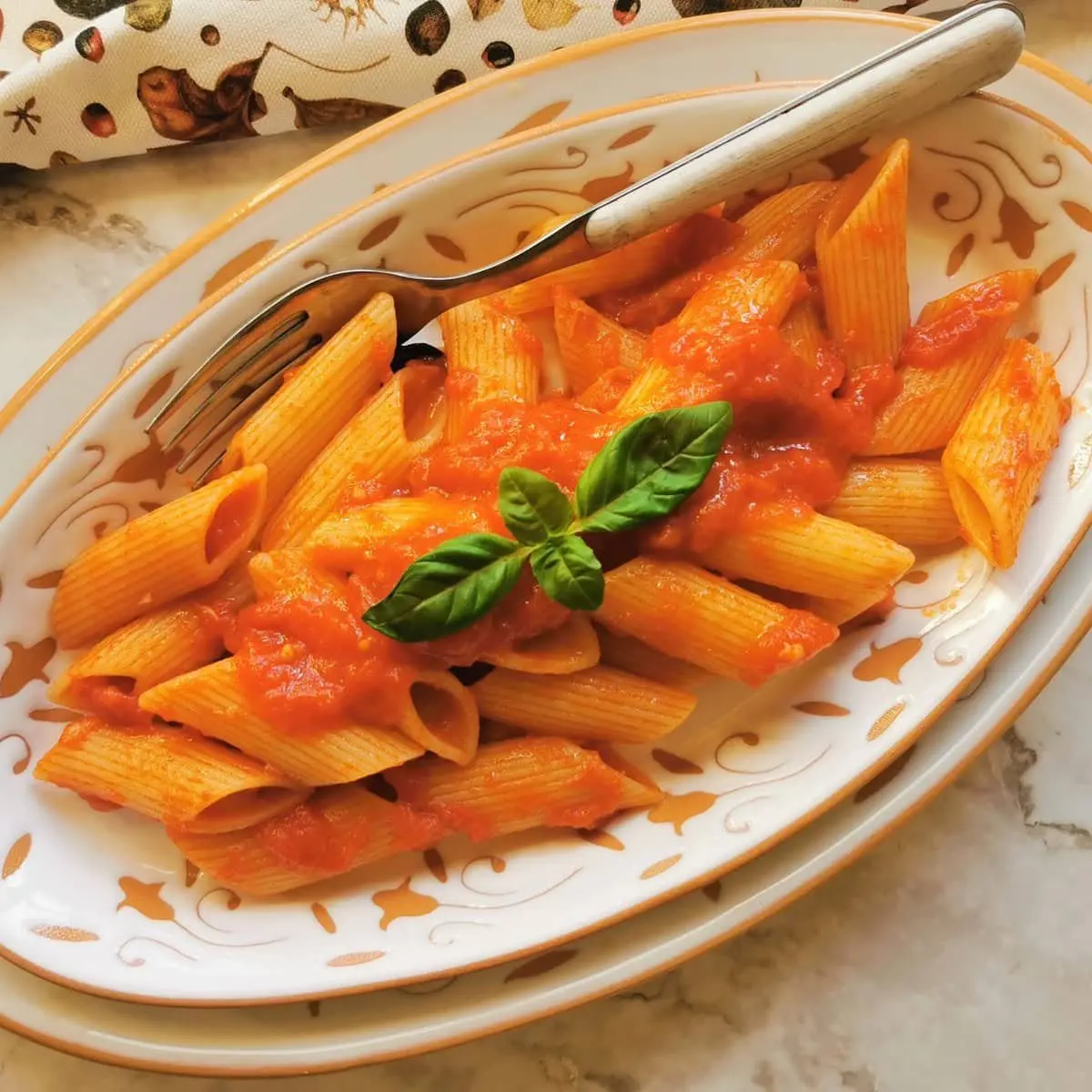 Penne Pomodoro Recipe (easy tomato basil pasta).