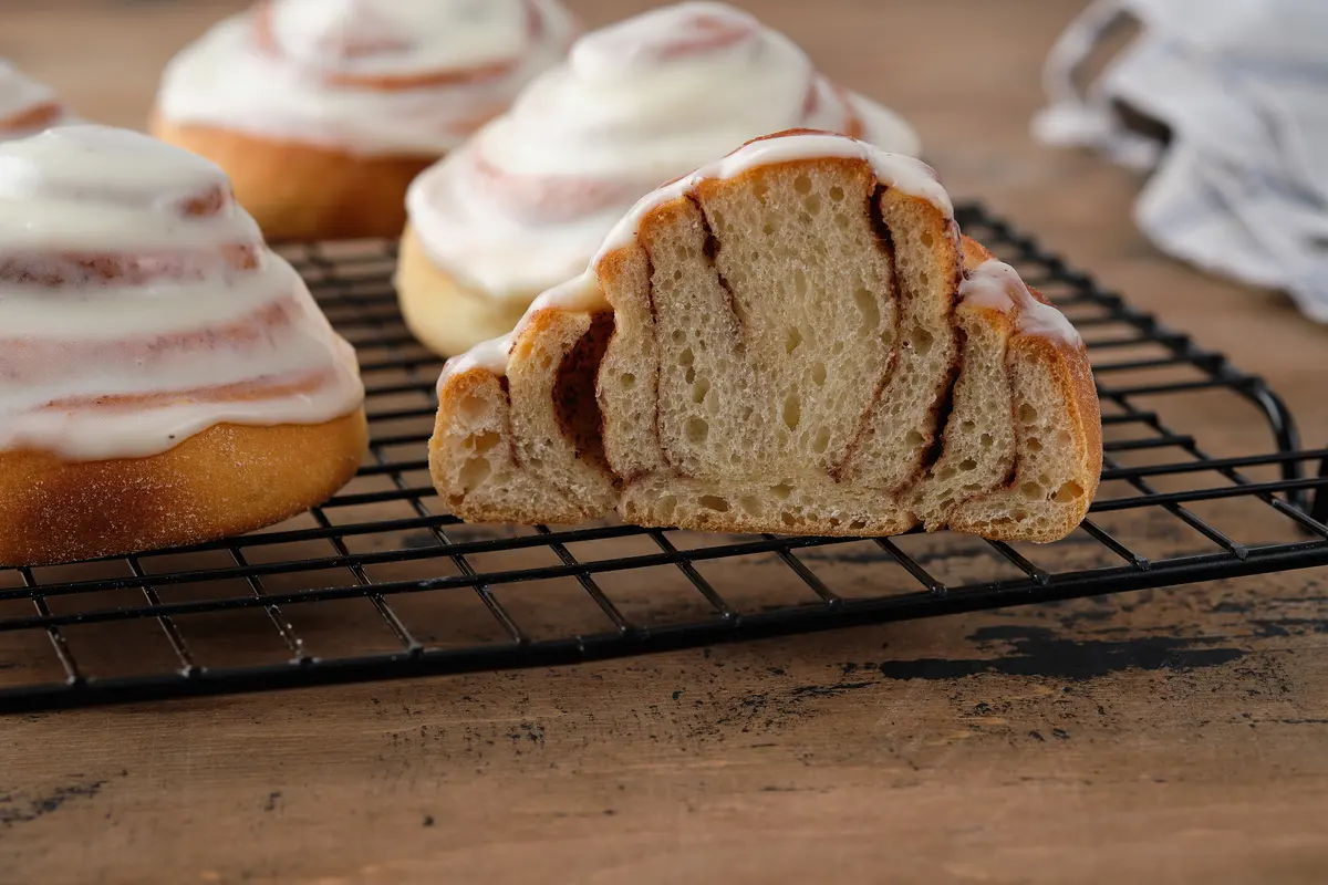 Fluffy Cinnamon Rolls with Sweet Vanilla Icing