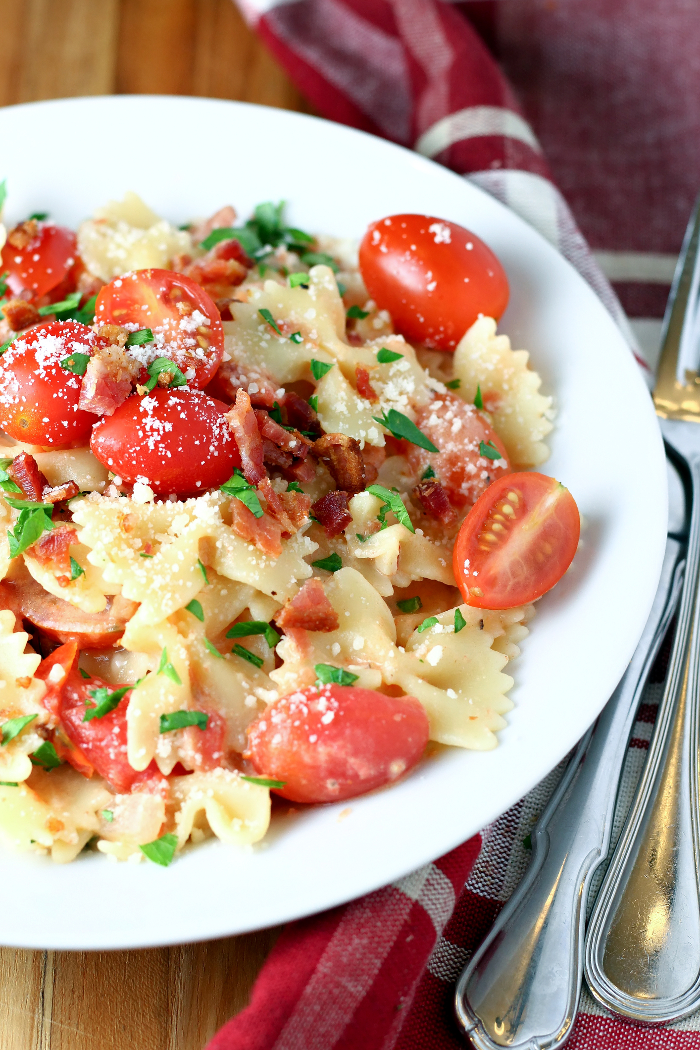 Smoky Bacon Tomato Pasta Basil Bliss Smoky Bacon Tomato Pasta Basil Bliss