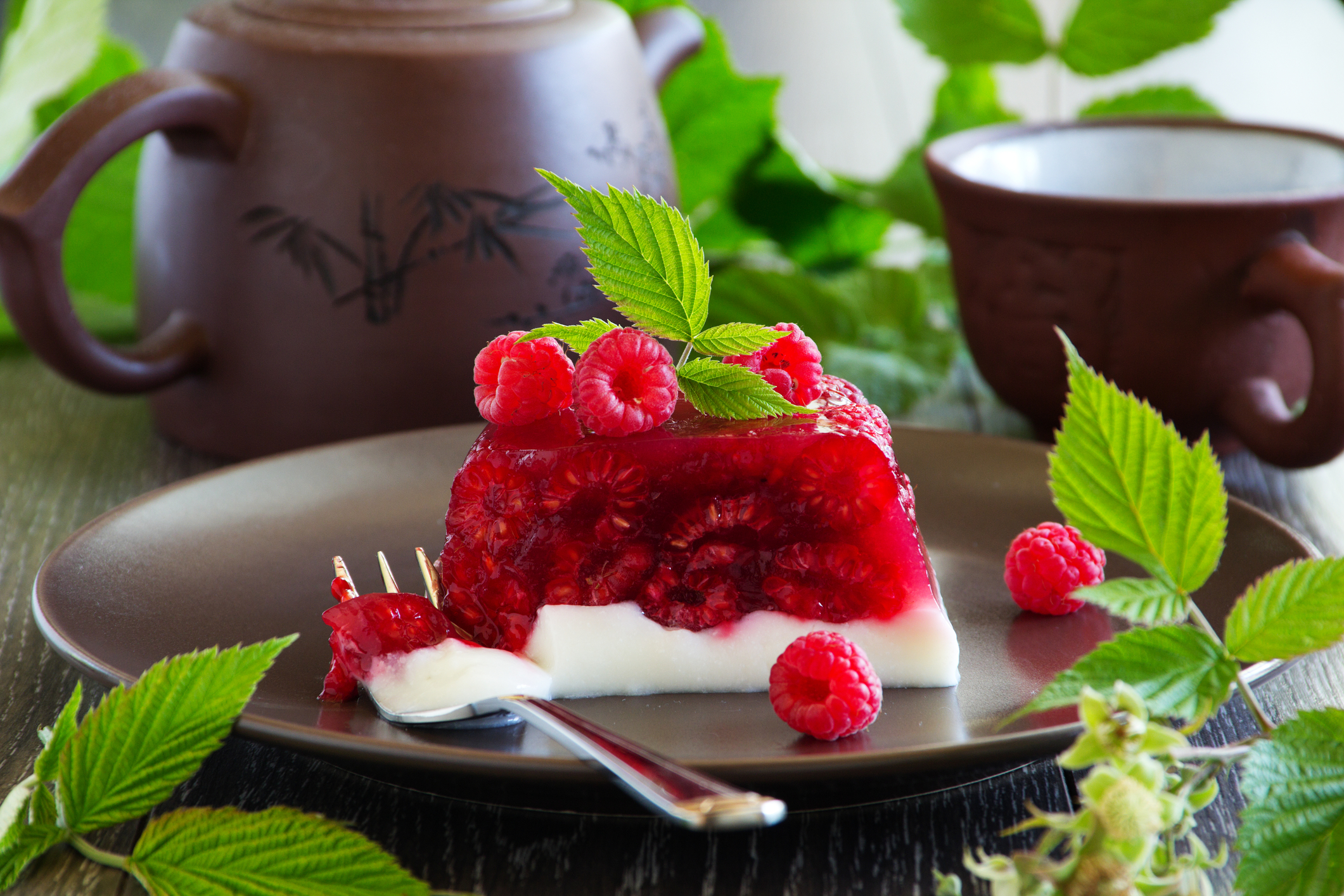 Easy Raspberry Jelly Cream Dessert Recipe