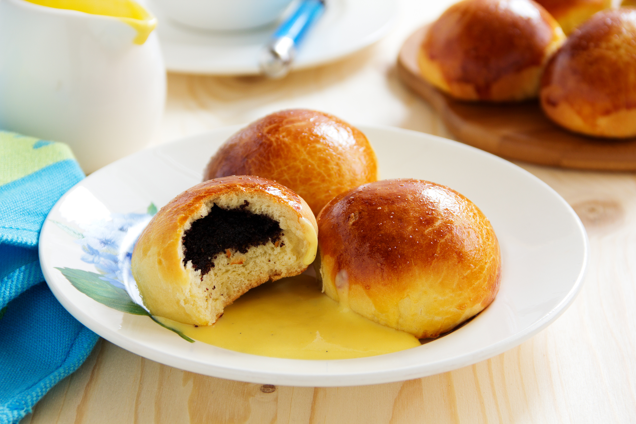 Poppy Seed Buns with Silky Vanilla Cream