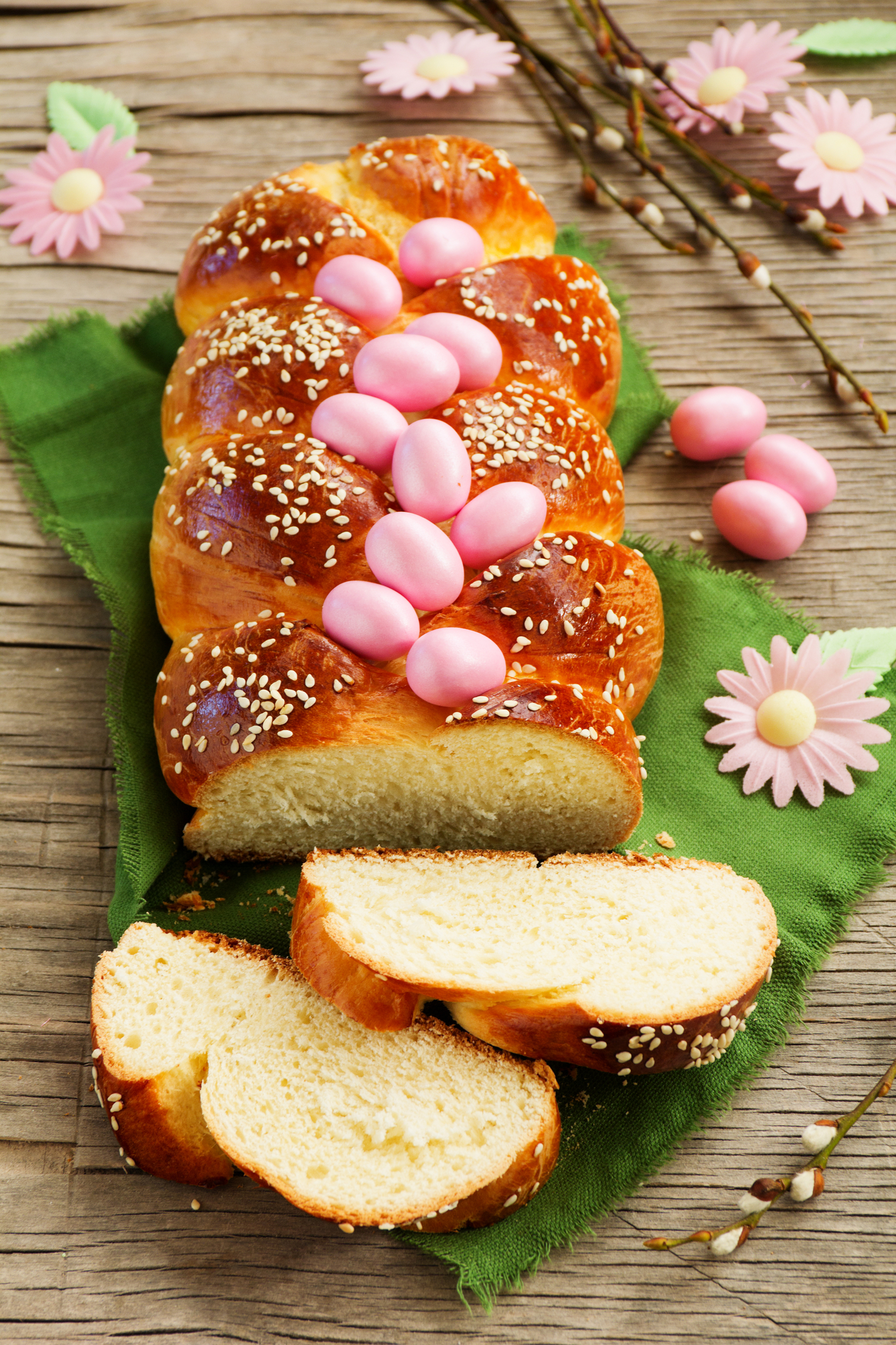 Pink Eggs Reinvent a Classic Christmas Hava