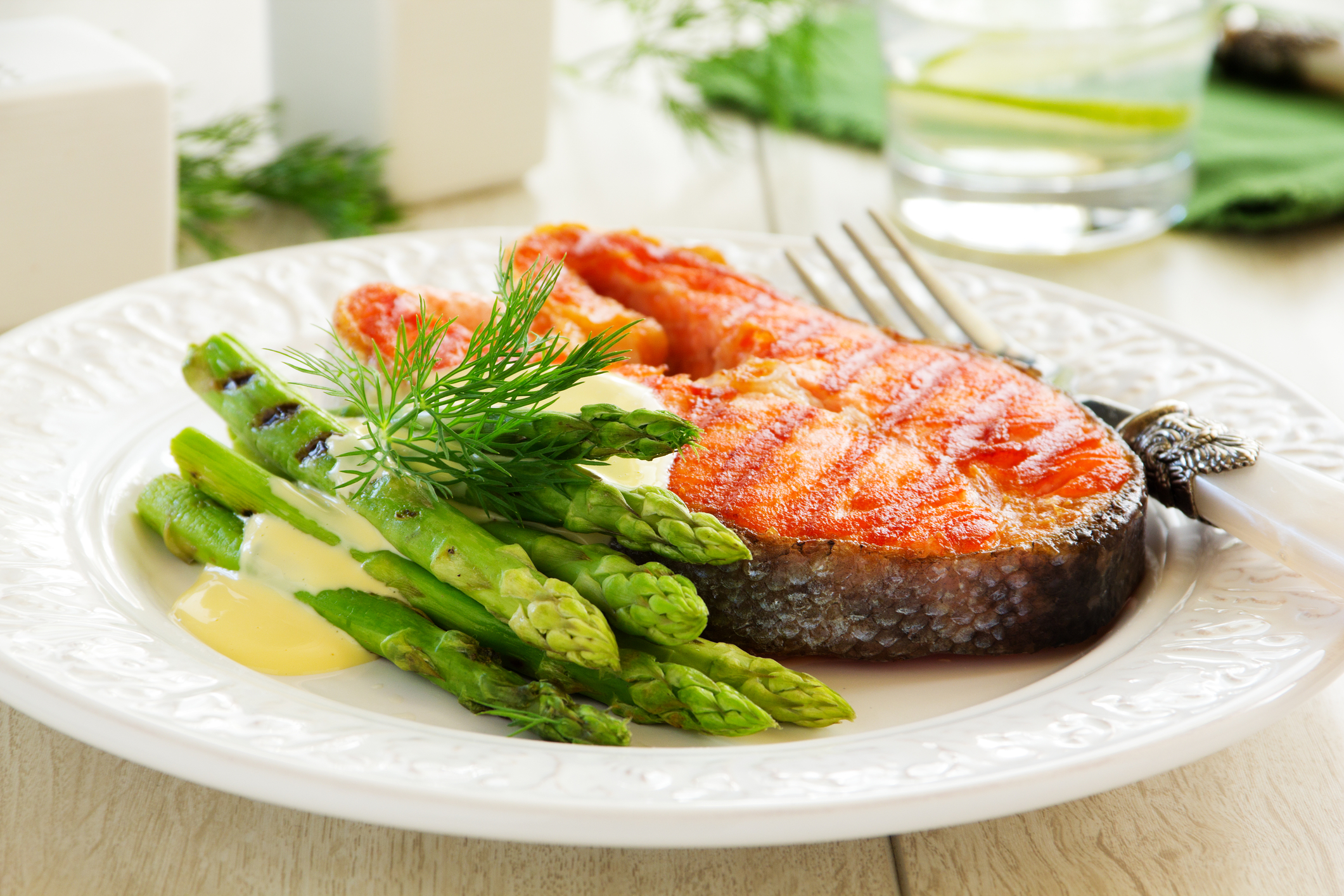Grilled Salmon Steak with Asparagus Quick Dinner
