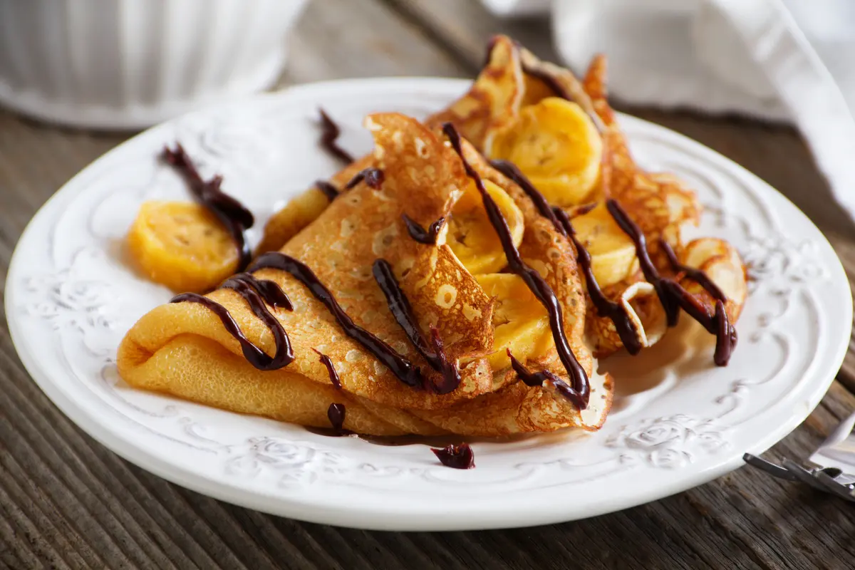 Fluffy Banana Chocolate Pancakes for a Sweet Morning