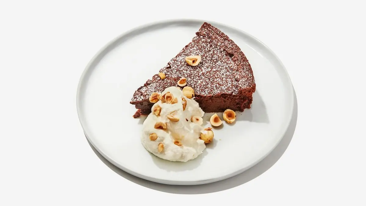 Fudgy Flourless Chocolate Cake
