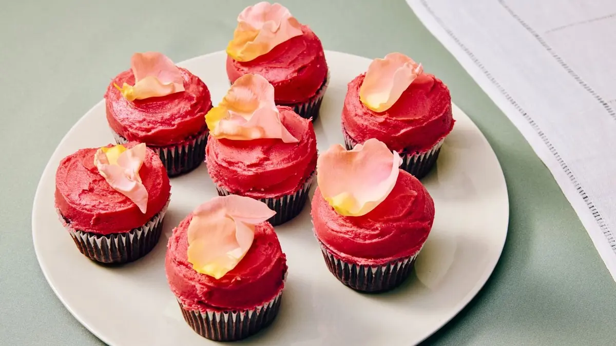 Earl Grey–Chocolate Cupcakes With Blackberry Frosting Recipe