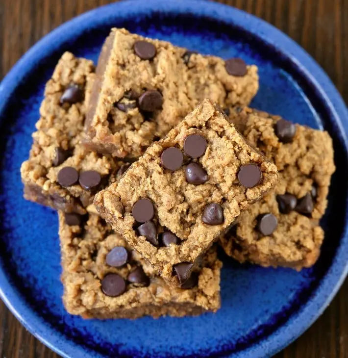 Chocolate Chip Lunchbox Bars - Chocolate Covered Katie