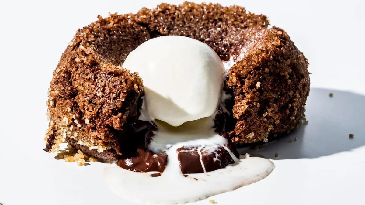 Bas Best Molten Chocolate Cake