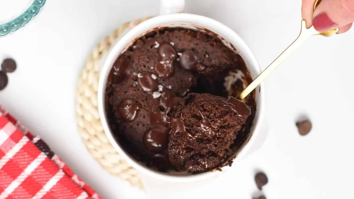 Healthy Mug Cake (100 Calories, No Sugar)