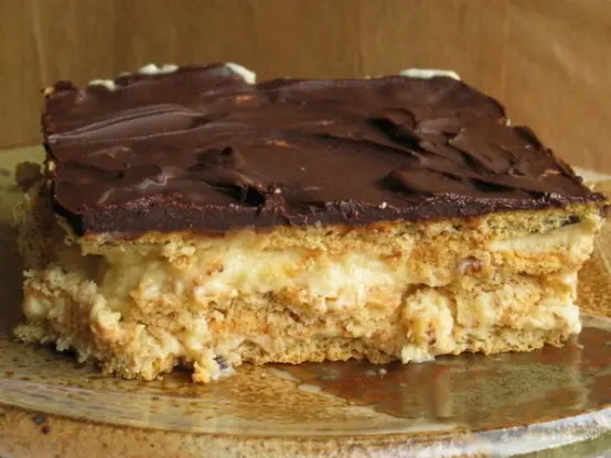 Easy Peanut Butter  Chocolate Eclair Dessert