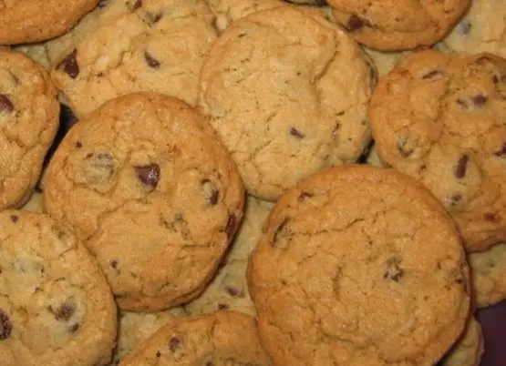 Classic Crunchy Chocolate Chip Cookies