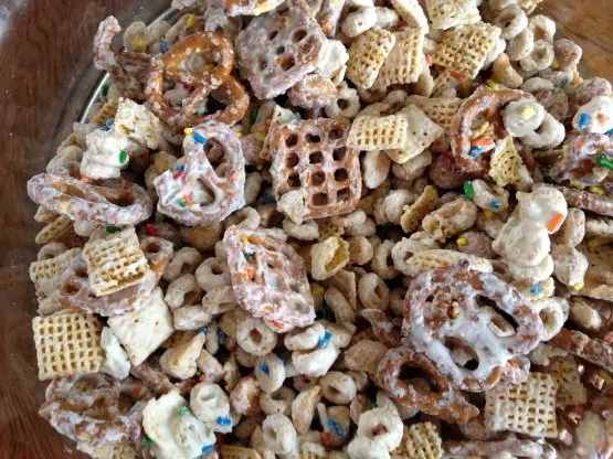 Tinks White Chocolate HoneyNut Birthday Party Chex Mix