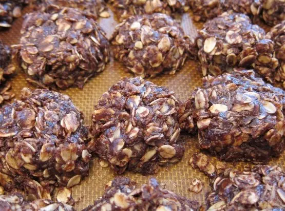 Gluten-Free No Bake Cookies - Chocolate, Peanut Butter, and Oats Recipe