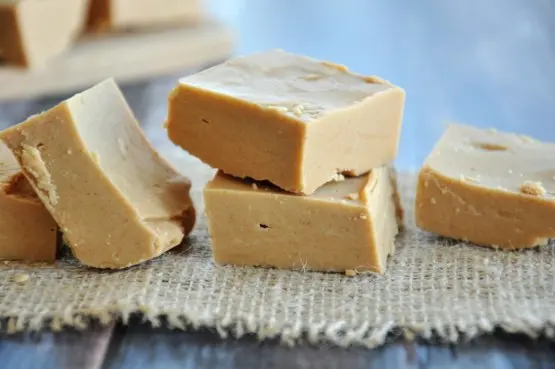 Super-Easy Microwave Peanut Butter Fudge Recipe