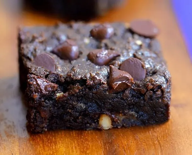 Gooey Chocolate Chip Brownie Bars
