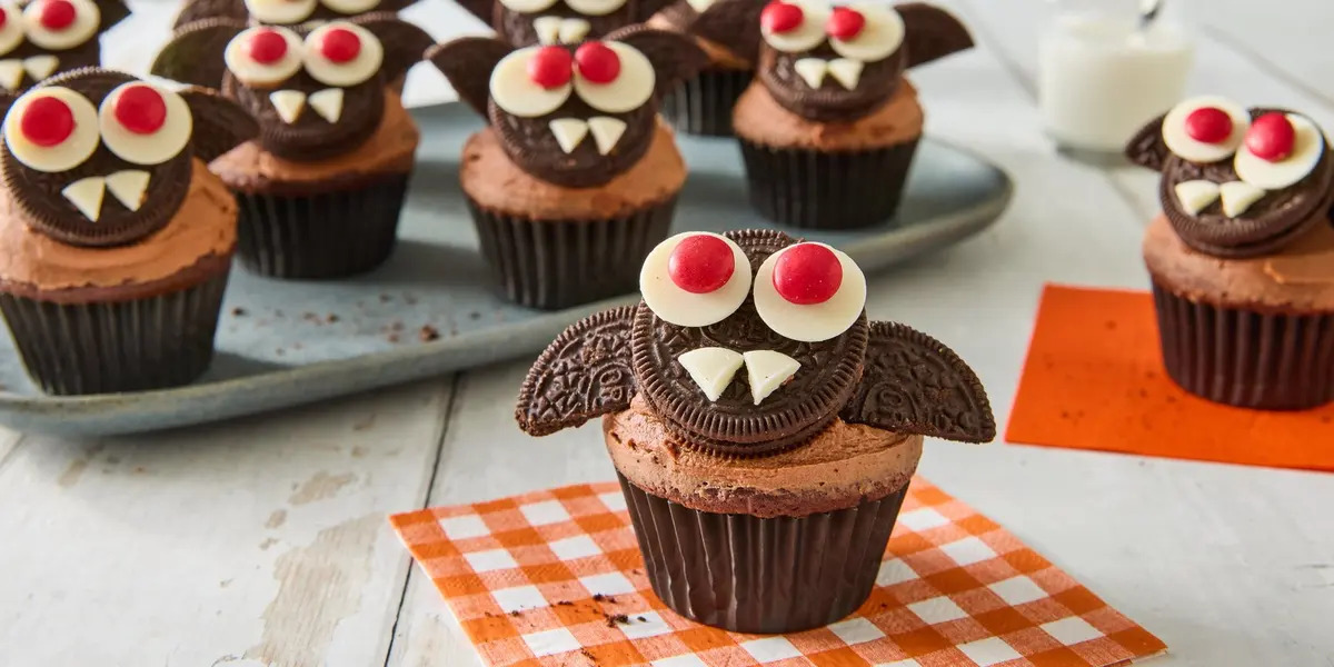 Kids (and Adults!) Will Go Batty for These Halloween Cupcakes