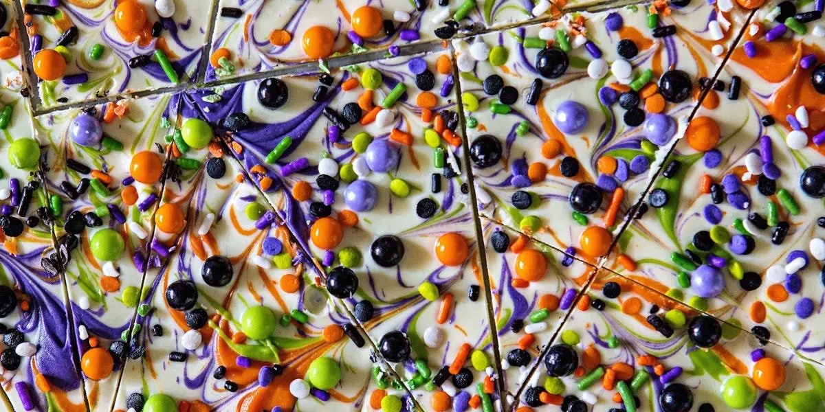 Halloween Candy Bark Is SO Easy To Make