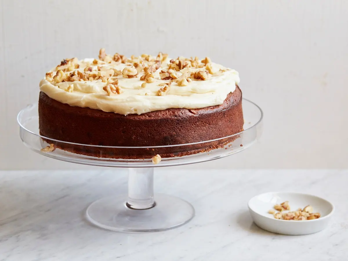 Warm Banana Cake With Chocolate Sauce