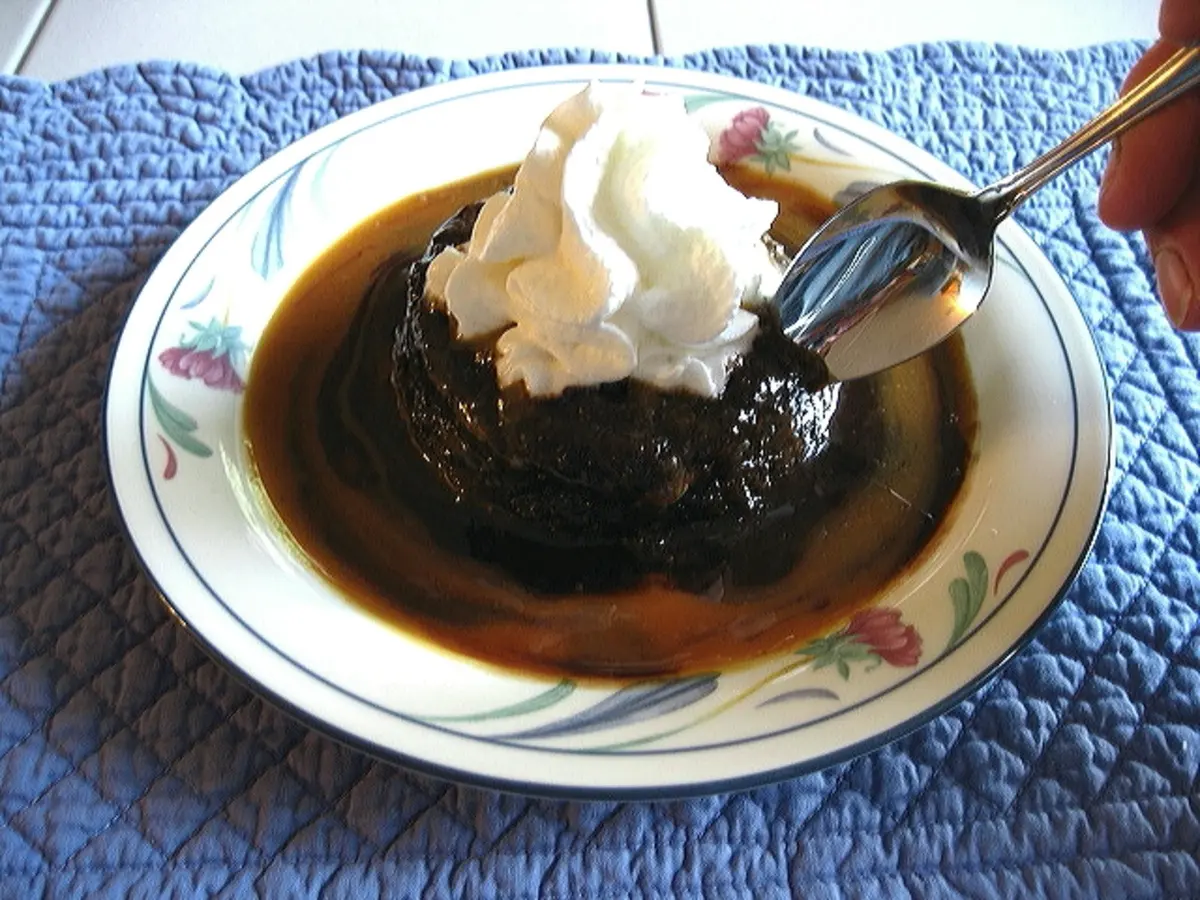 Little Warm Chocolate Caramel Cakes