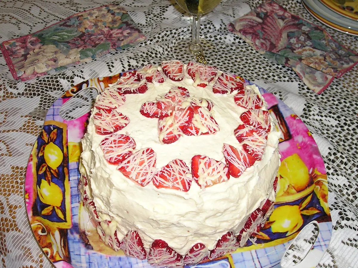 Lisa's White Chocolate Strawberry Mousse Cake