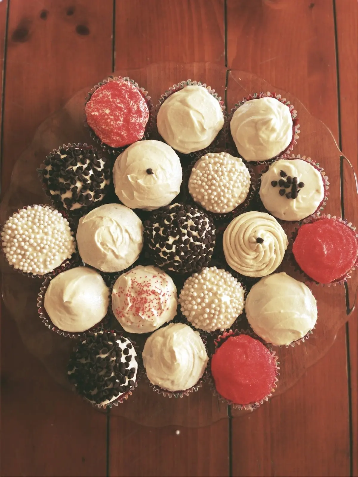 White Chocolate Cupcakes With Truffle Filling