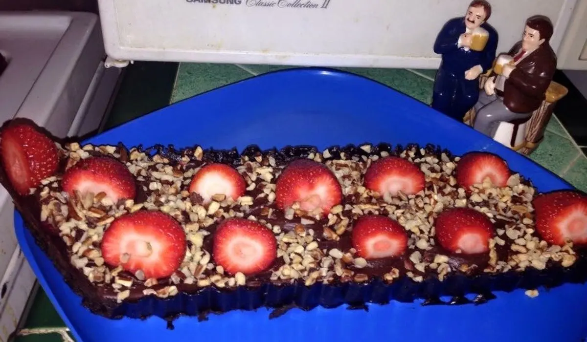No Bake Strawberry Chocolate Tart