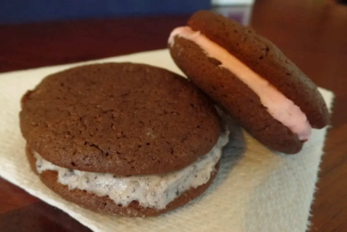 Soft 'N Chewy CHOCOLATE SANDWICH COOKIES