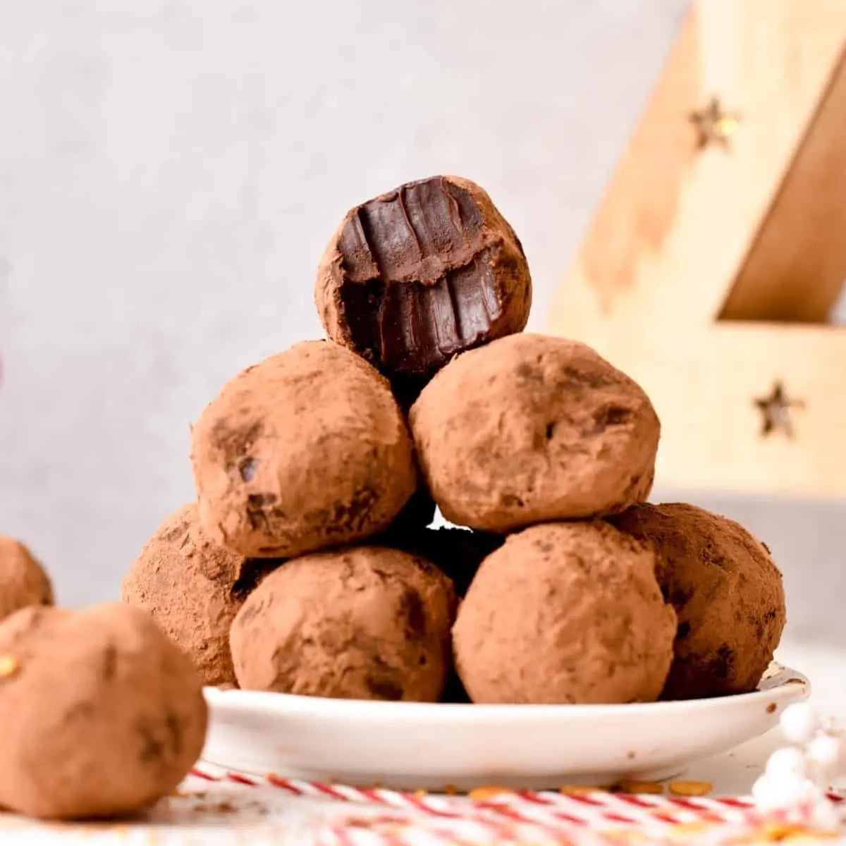 Vegan Truffles (3 Ingredients)
