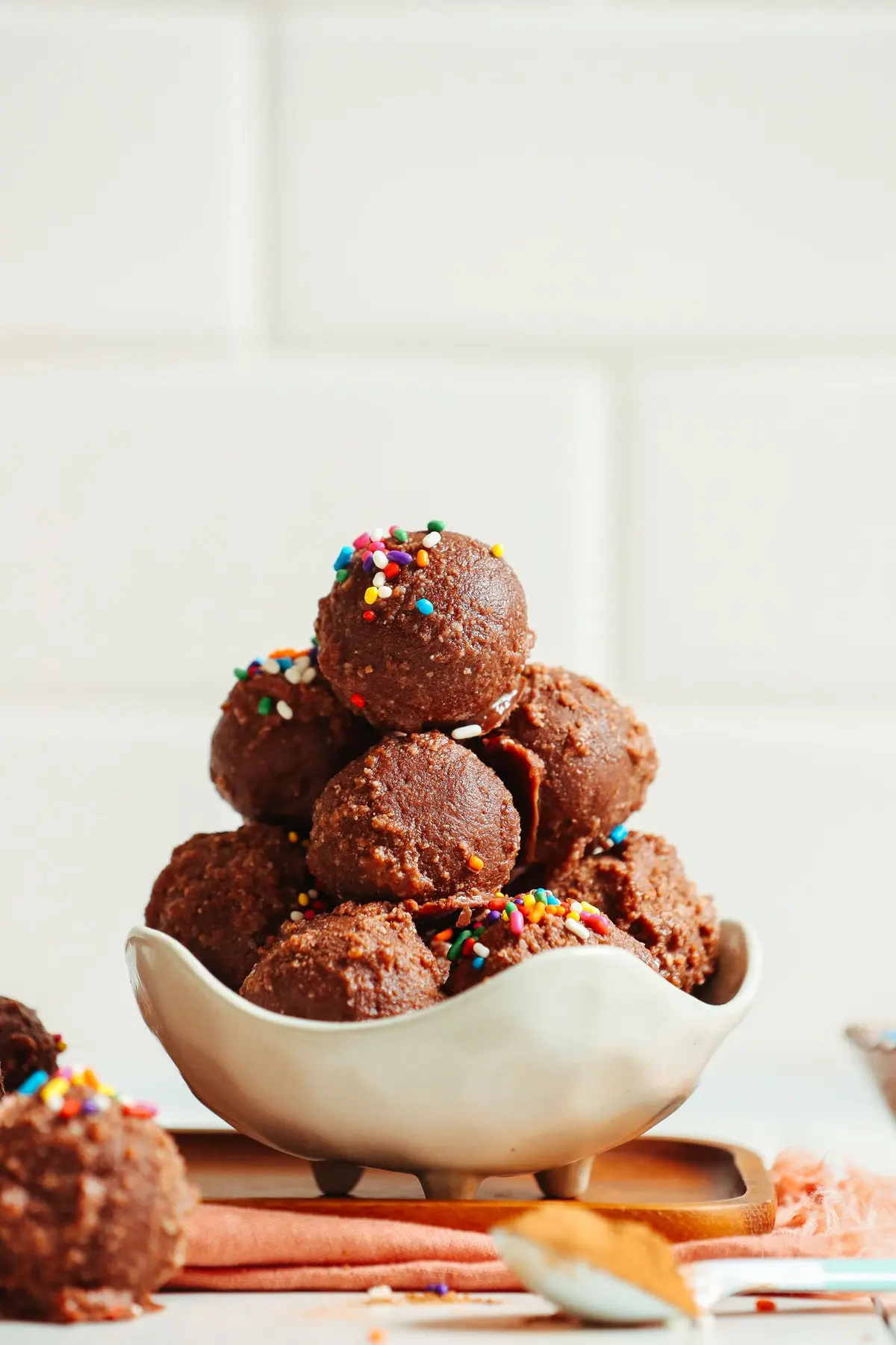 No-Bake Fudgy Chocolate Cake Bites