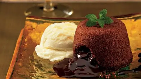 Molten Chocolate Cakes with Mint Fudge Sauce